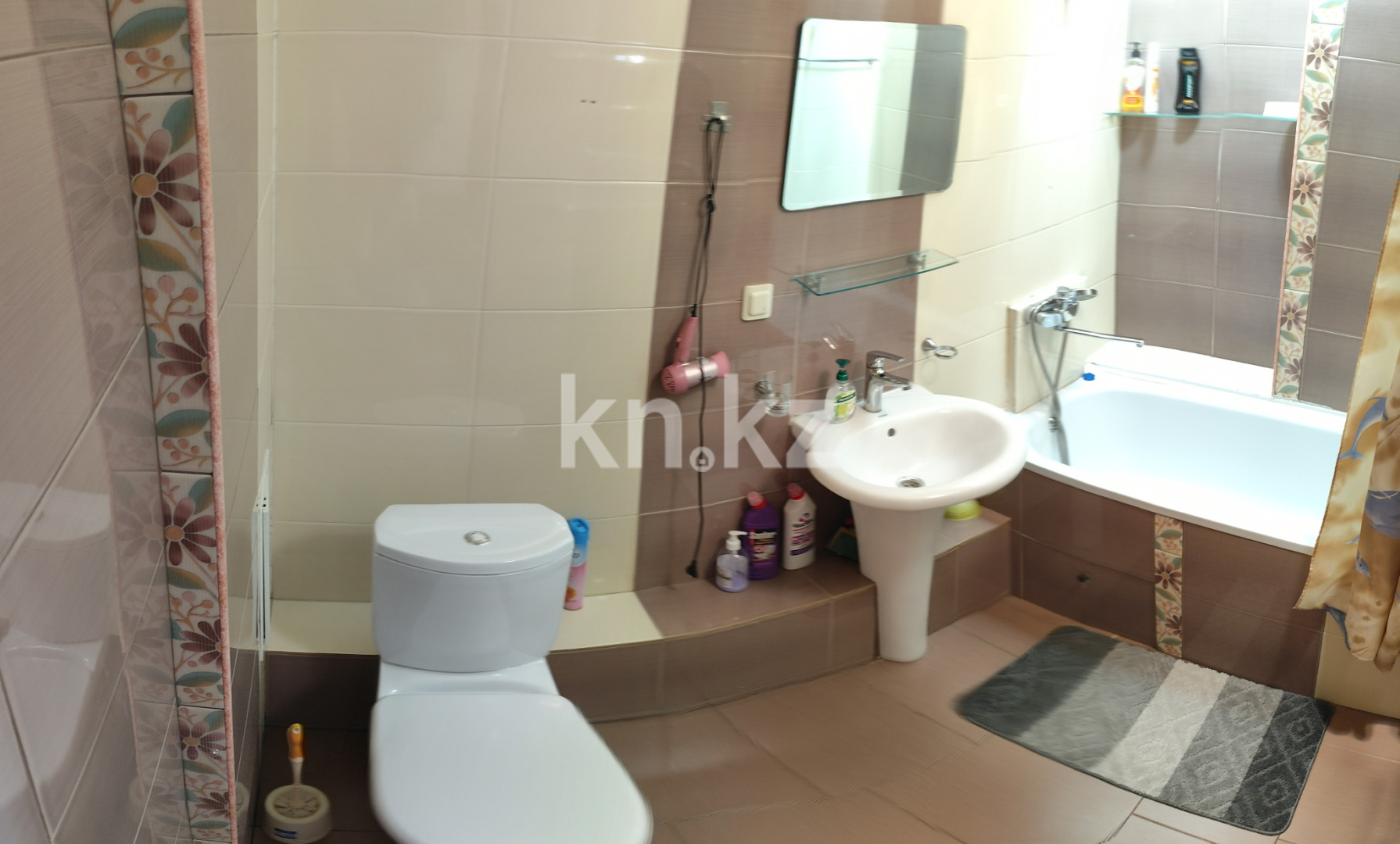 Аренда 1-комнатной квартиры посуточно, 50 м², Самал-1 мкр-н, дом  31 - ул. Жолдасбекова в Алматы - фото 10