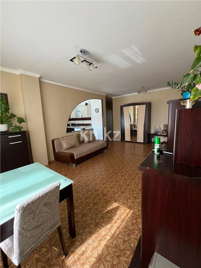 Продажа 3-комнатной квартиры, 80 м², пр. Шахтеров, дом  74 в Караганде - фото 2