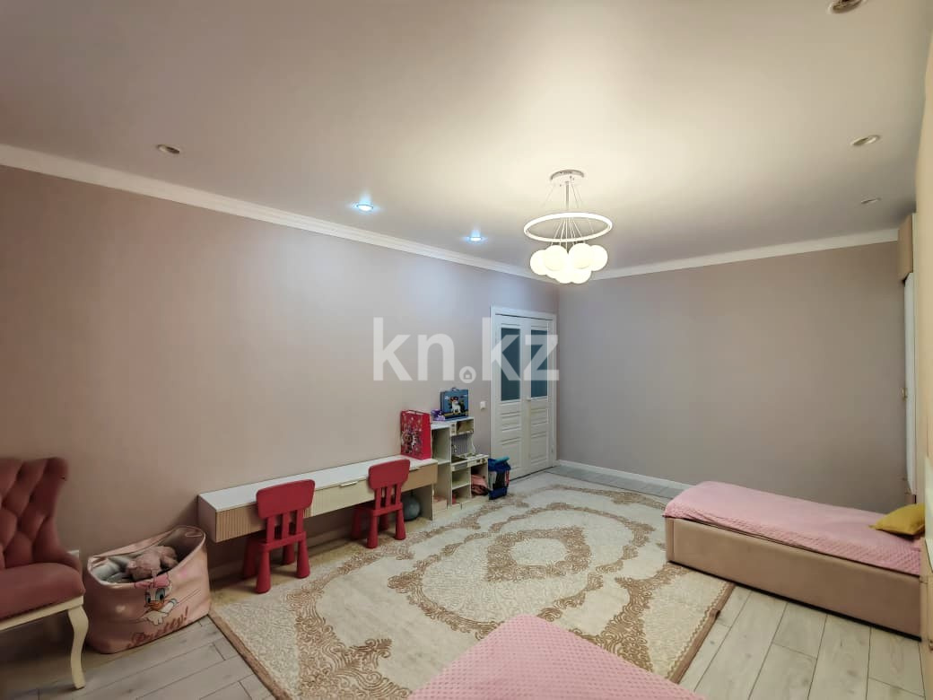 Продажа 4-комнатной квартиры, 143 м², мкр. Голубые Пруды, дом  5/4 в Караганде - фото 18