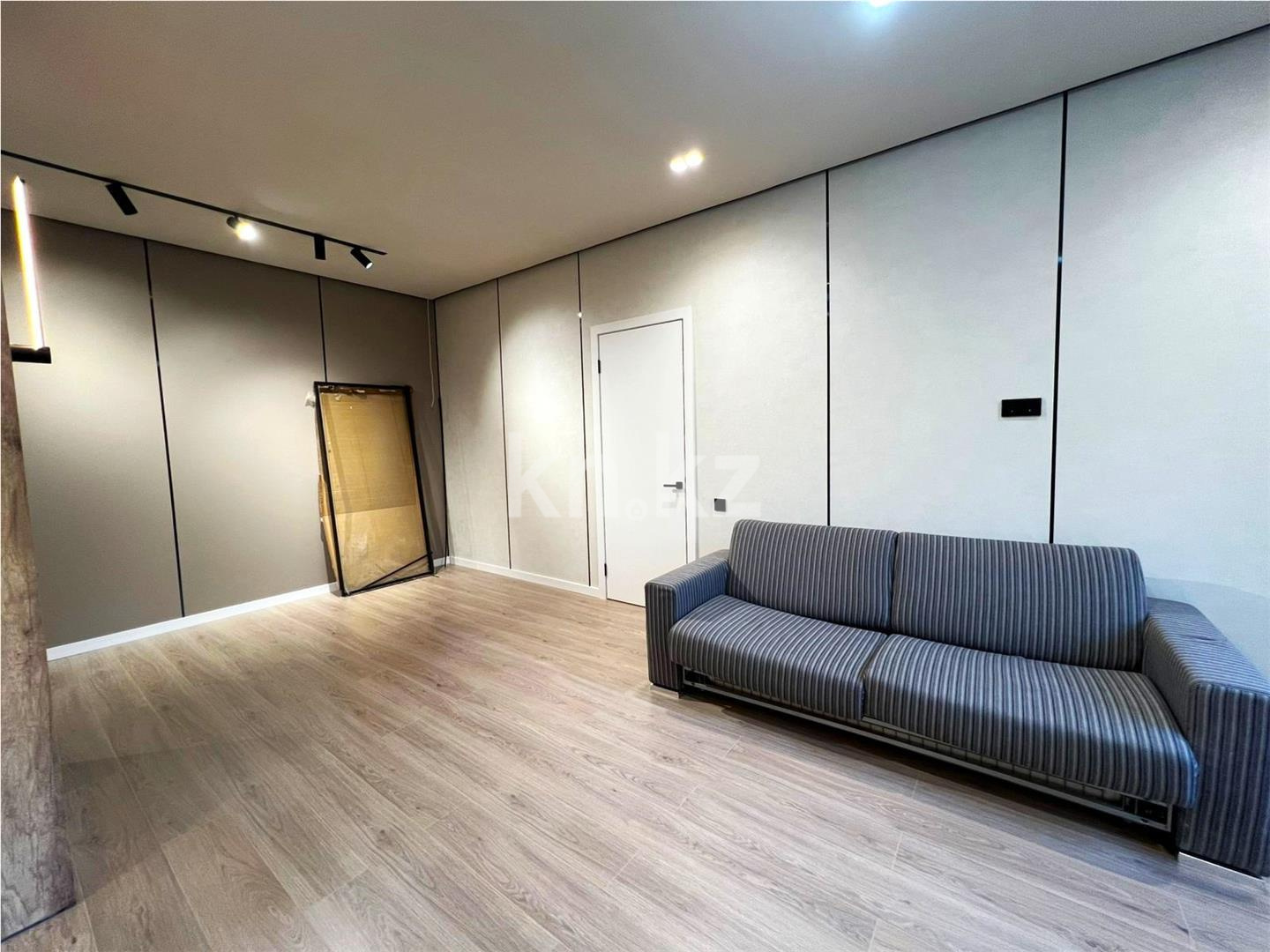 Продажа 2-комнатной квартиры, 64 м², 137 учетный квартал в Караганде - фото 3