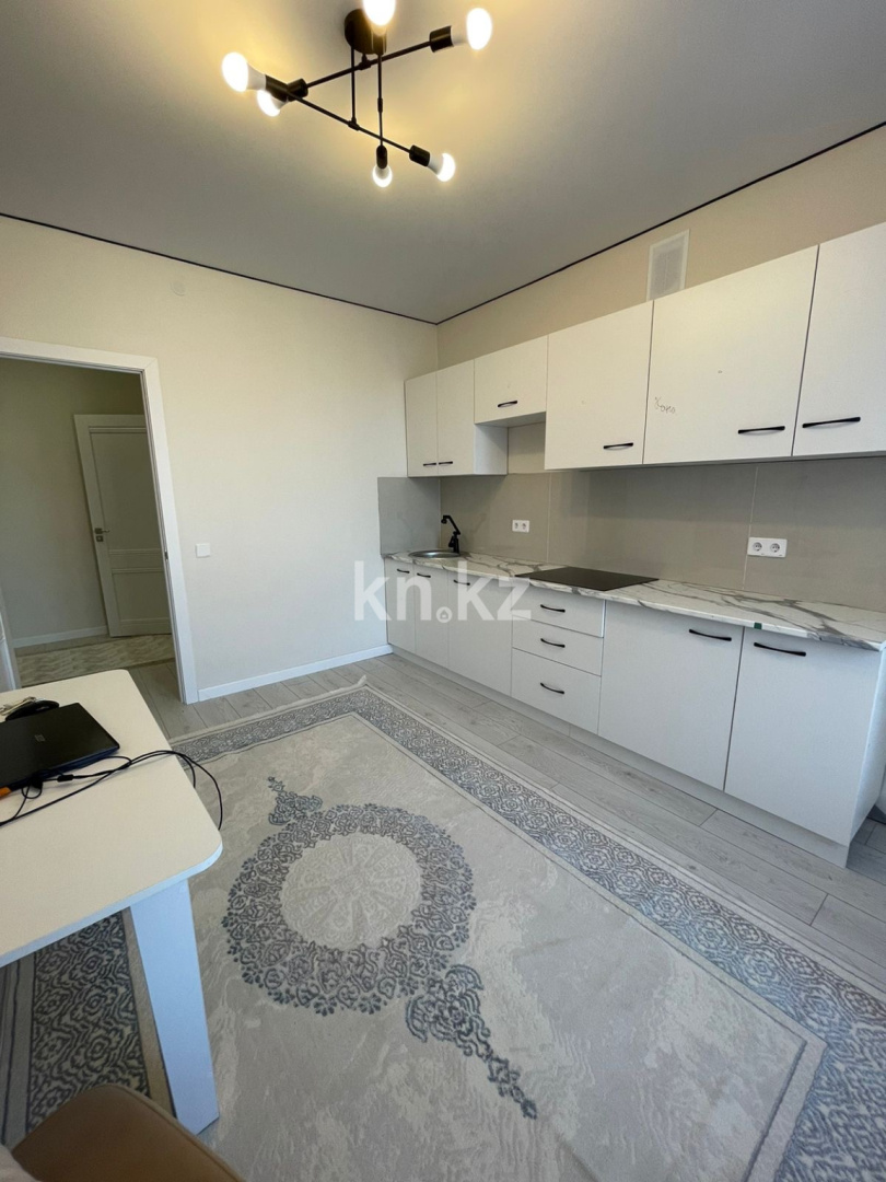 Аренда 1-комнатной квартиры, 37 м² в Астане