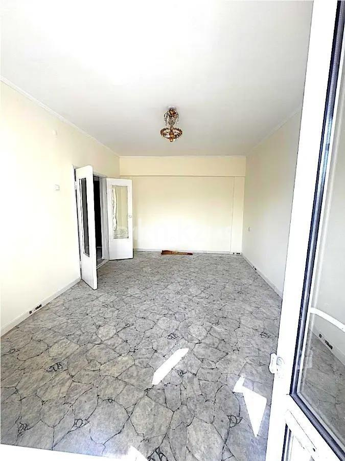 Продажа 1-комнатной квартиры, 38 м², мкр-н Коктем-1, дом  47 в Алматы - фото 2