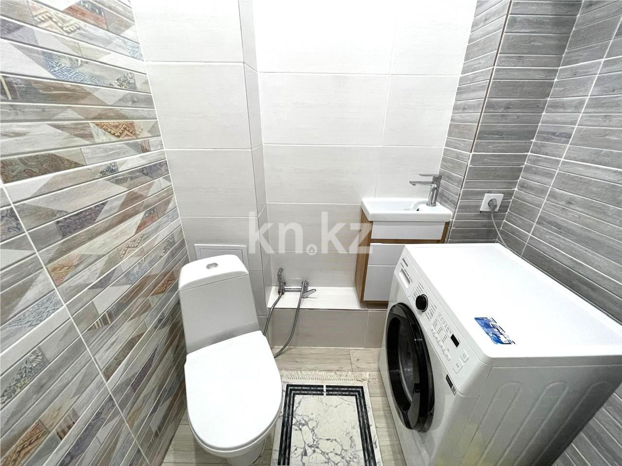 Продажа 3-комнатной квартиры, 94 м², ул. Муканова в Караганде - фото 11