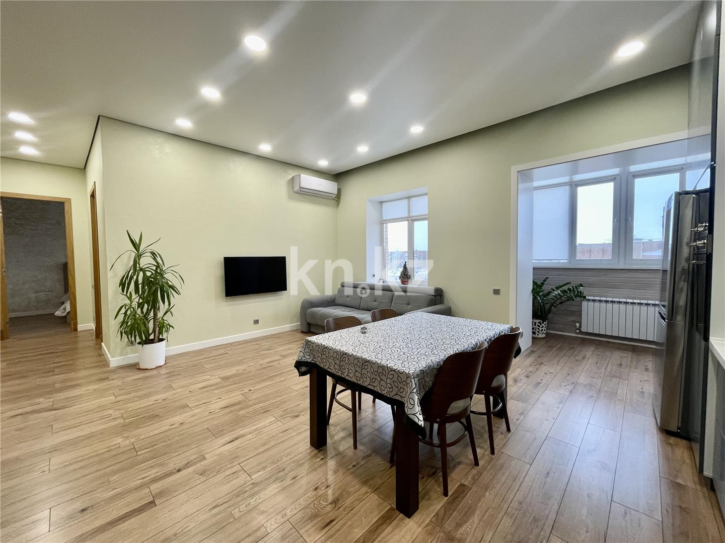 Продажа 3-комнатной квартиры, 82 м², мкр. Гульдер-1, дом  1/4 в Караганде - фото 5