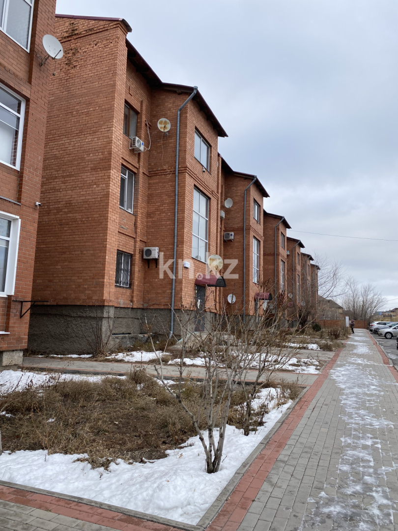 Продажа 2-комнатной квартиры, 55 м², мкр-н Алтын Арка, дом  19 в Караганде - фото 3
