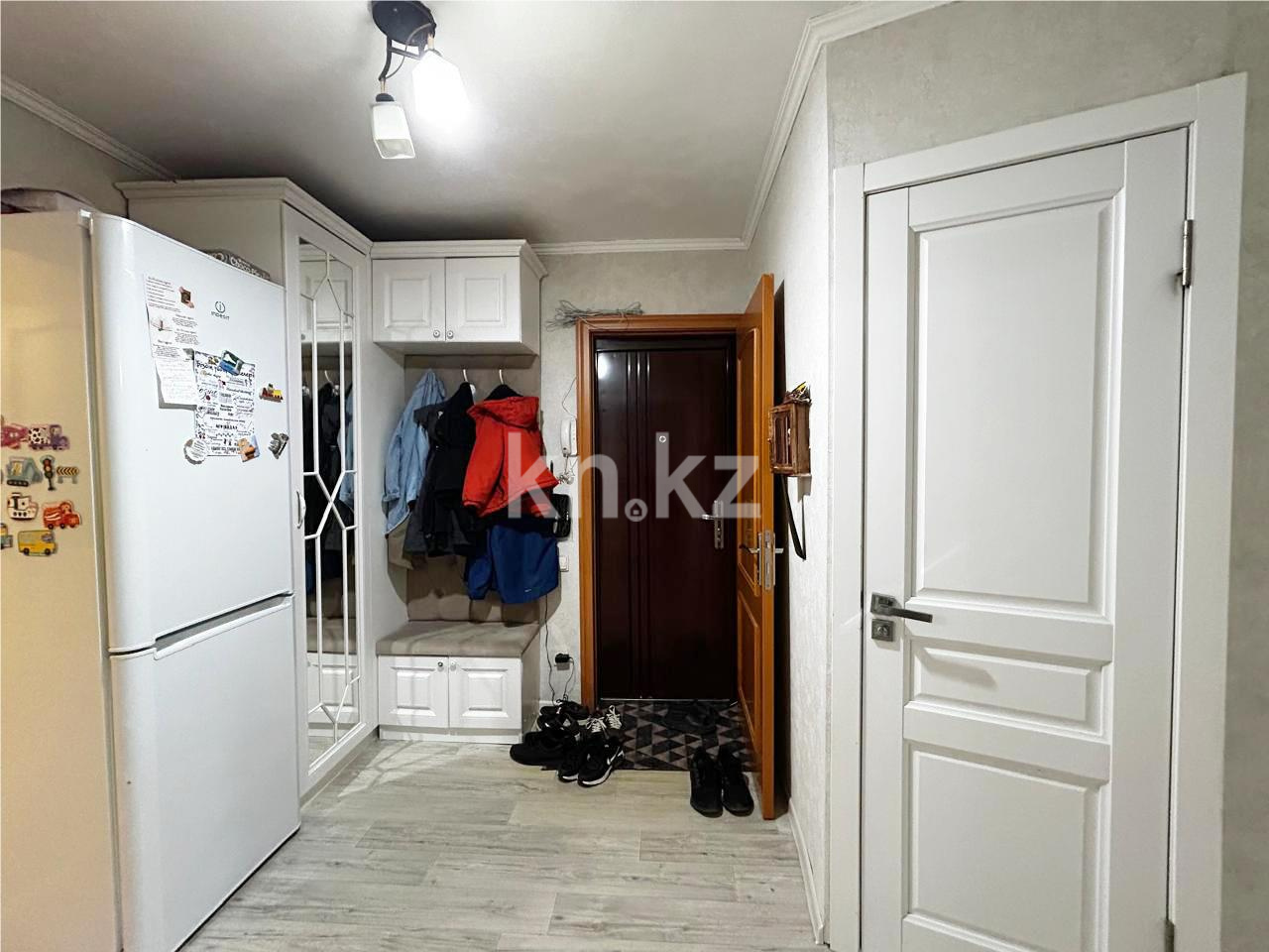 Продажа 3-комнатной квартиры, 63 м², ул. Муканова в Караганде - фото 11
