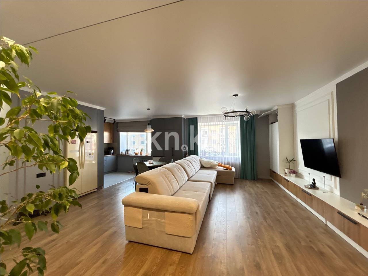 Продажа 4-комнатной квартиры, 105 м², ул. Иманбаевой в Астане - фото 15