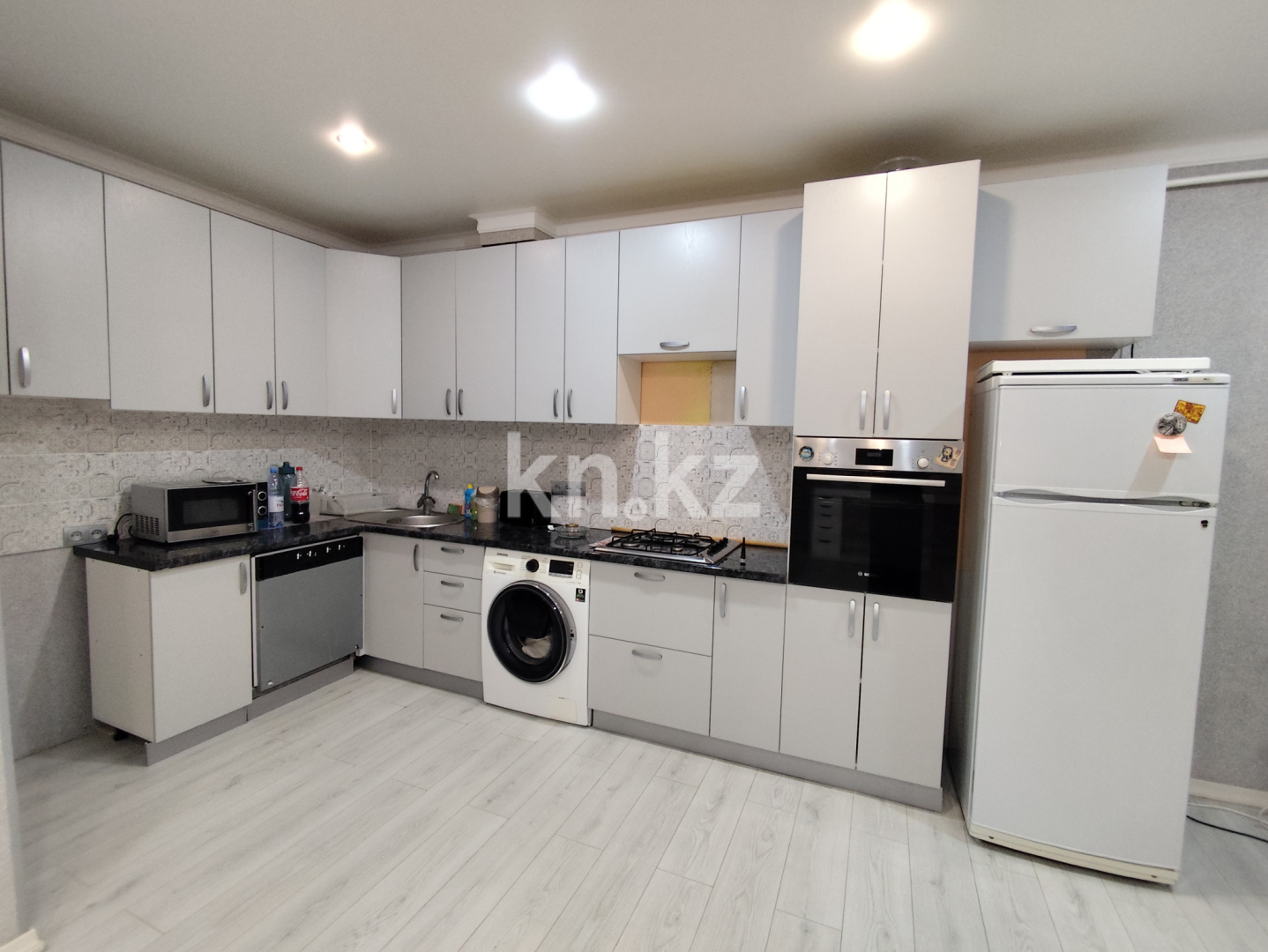 Продажа 4-комнатной квартиры, 84.7 м², ул. Щурихина в Уральске - фото 3