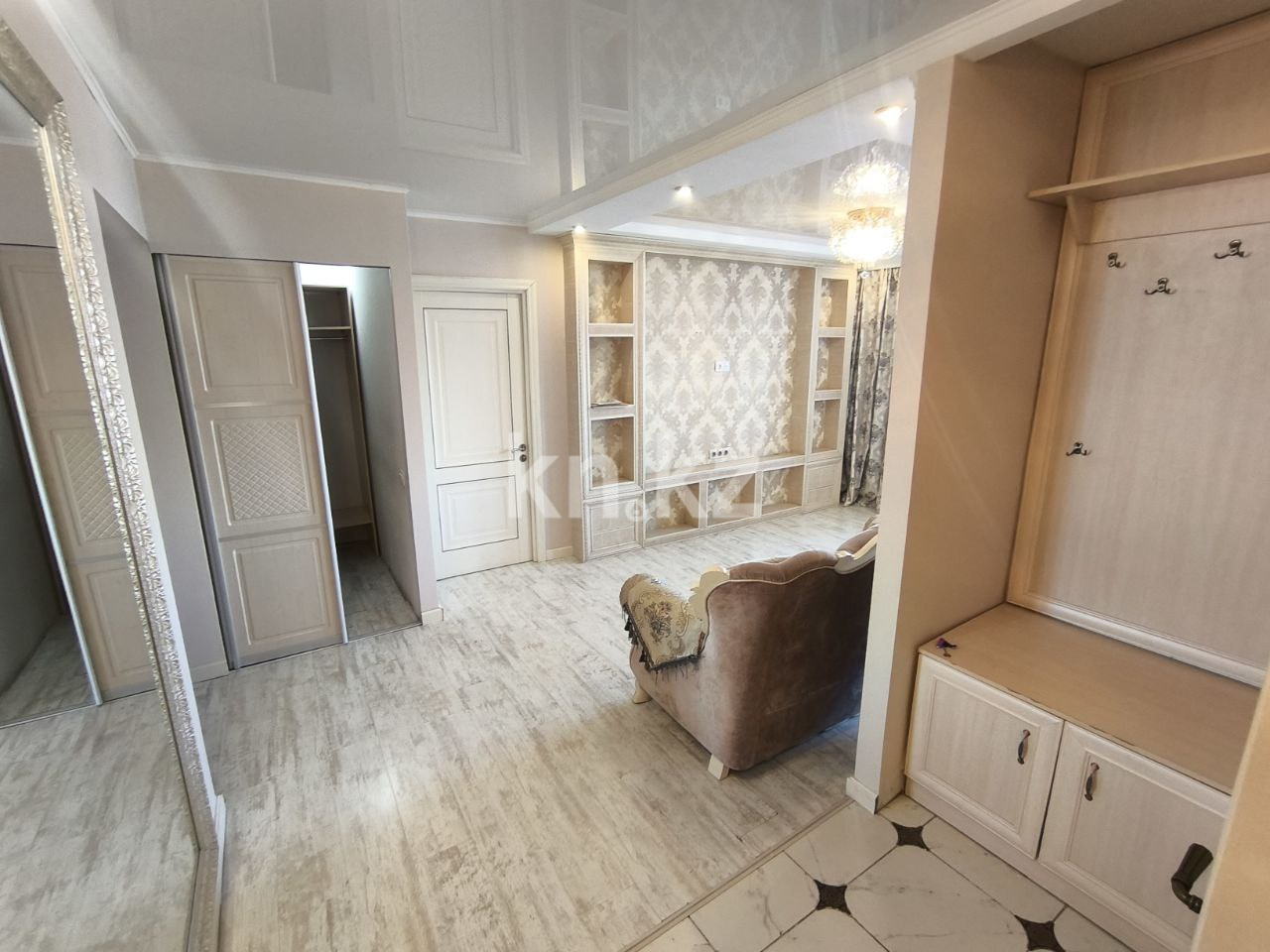 Продажа 4-комнатной квартиры, 70.3 м² в Караганде - фото 2