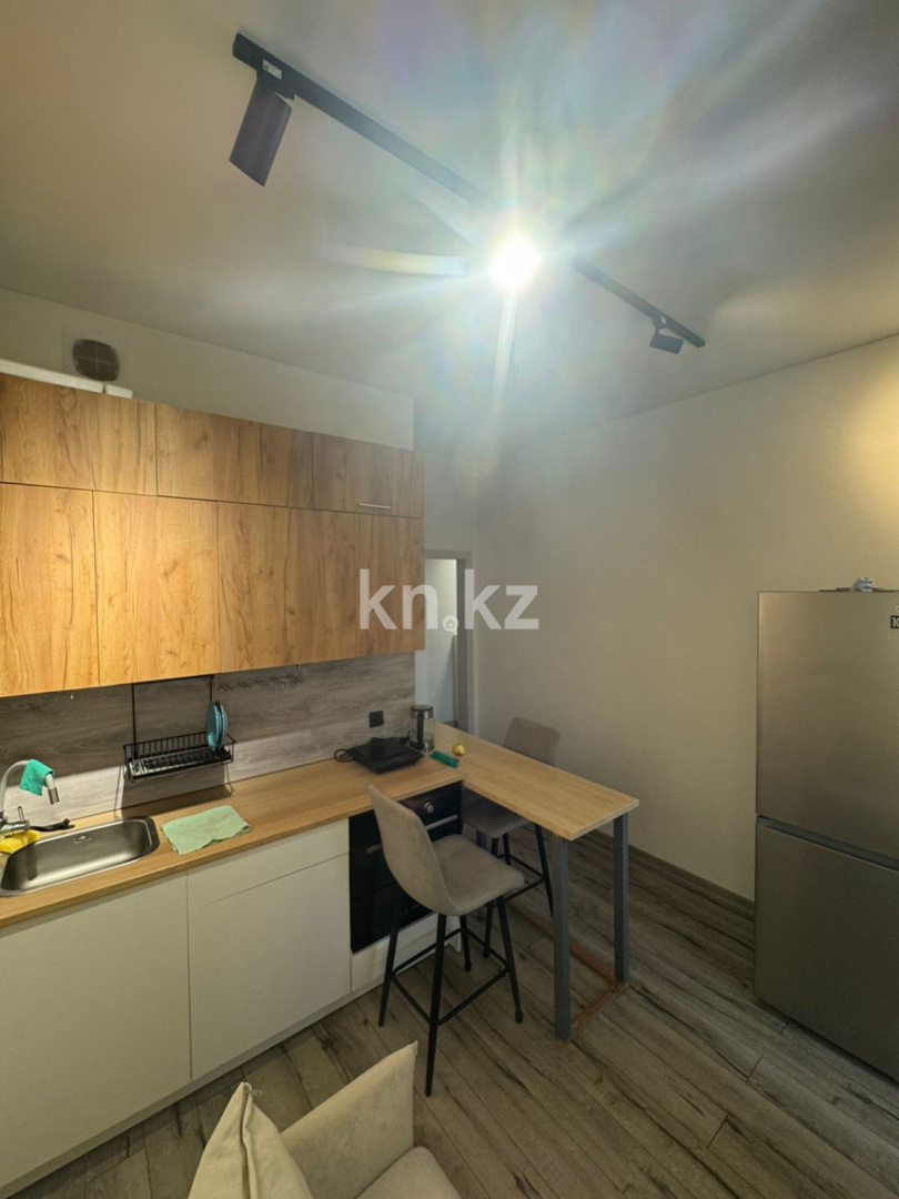 Аренда 1-комнатной квартиры, 40 м², ул. Асфендиярова, дом  4 в Астане