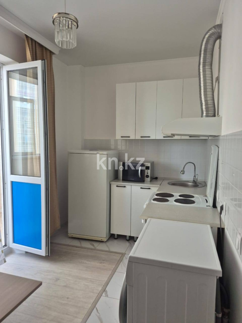 Аренда 1-комнатной квартиры, 40 м² в Астане
