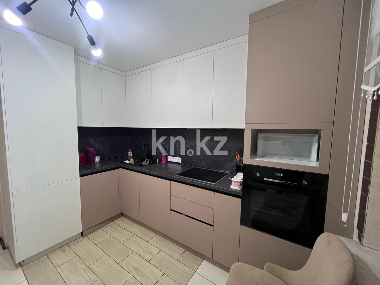 Продажа 3-комнатной квартиры, 68 м², пр. Шахтеров, дом  31 в Караганде - фото 2