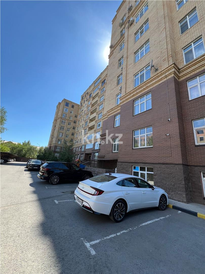 Продажа 3-комнатной квартиры, 127 м², ул. Аманжолова, дом  96/1 в Караганде - фото 23