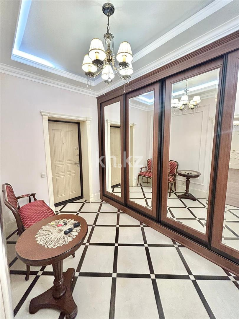 Продажа 3-комнатной квартиры, 114 м², ул. Аманжолова в Караганде - фото 14