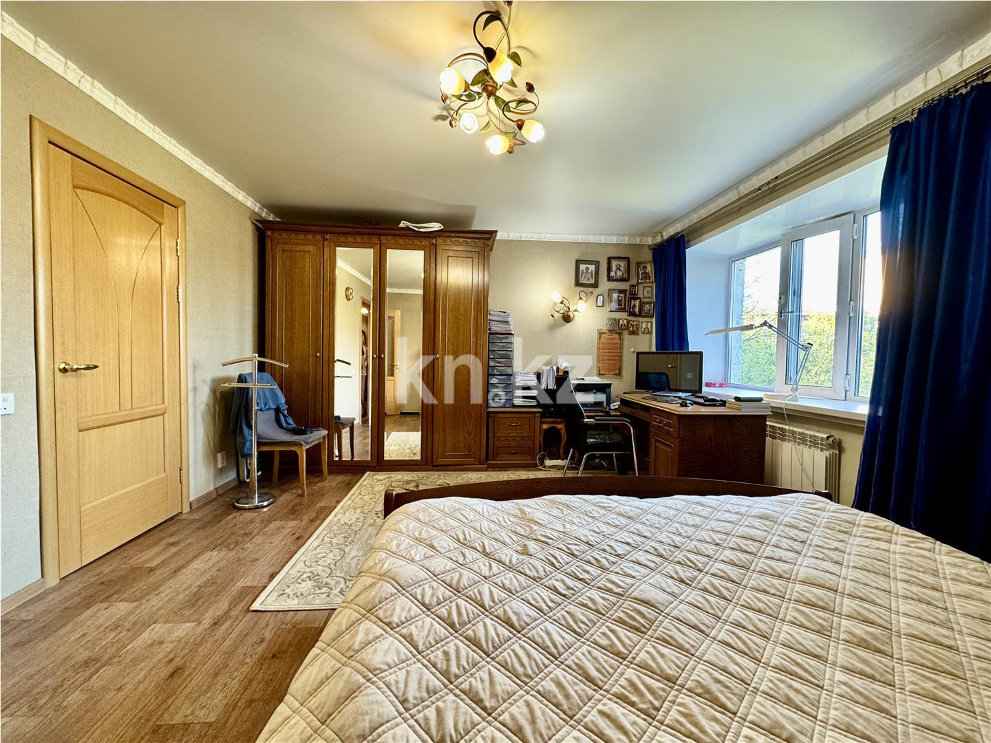 Продажа 3-комнатной квартиры, 93 м², ул. Гоголя, дом  46/3 в Караганде - фото 14