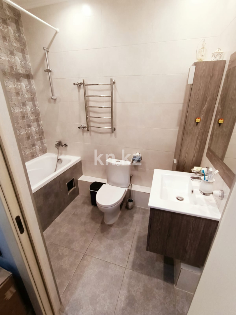 Продажа 4-комнатной квартиры, 129.4 м², ул. Кенесары хана в Алматы - фото 36