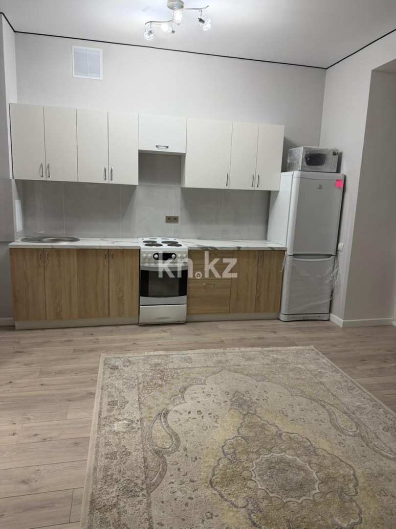 Аренда 1-комнатной квартиры, 40 м² в Астане