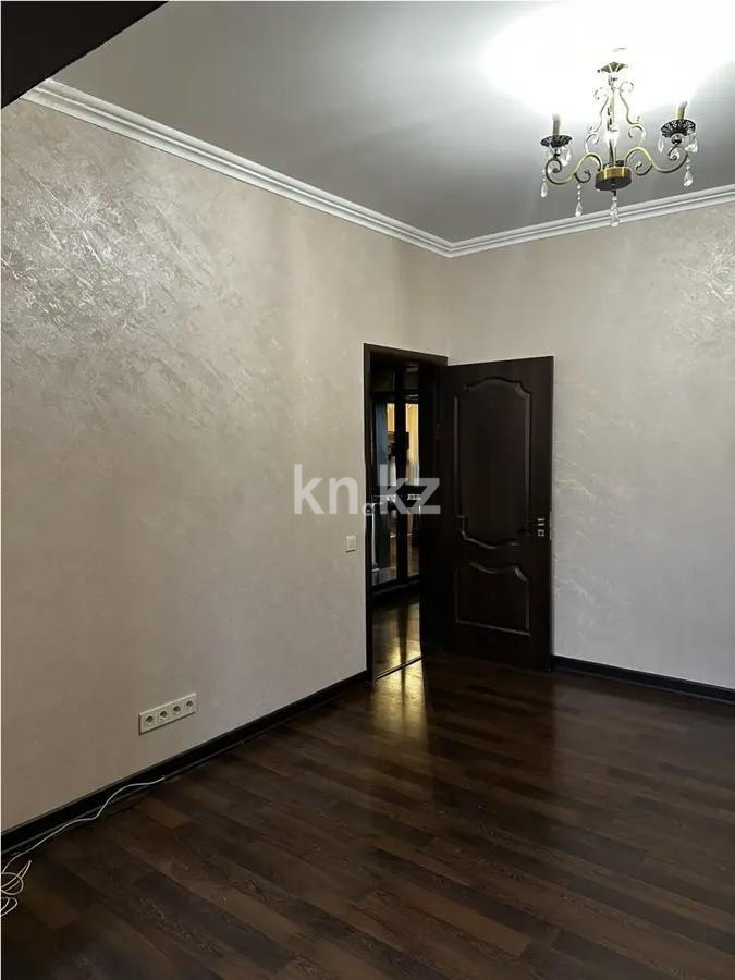 Продажа 3-комнатной квартиры, 74 м², ул. Толе би, дом  221 в Алматы - фото 2