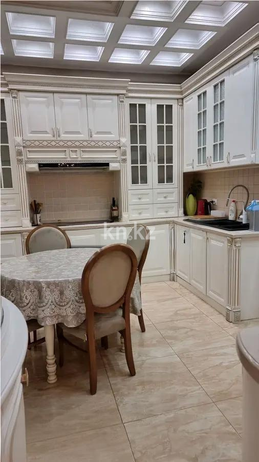 Продажа 4-комнатной квартиры, 200 м², ул. Омаровой, дом  33 в Алматы - фото 3