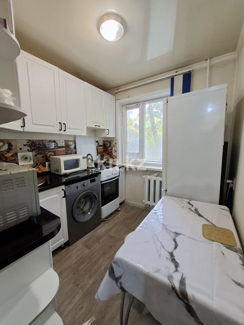 Продажа 2-комнатной квартиры, 45 м², 2 квартал, дом  18 в Караганде - фото 2