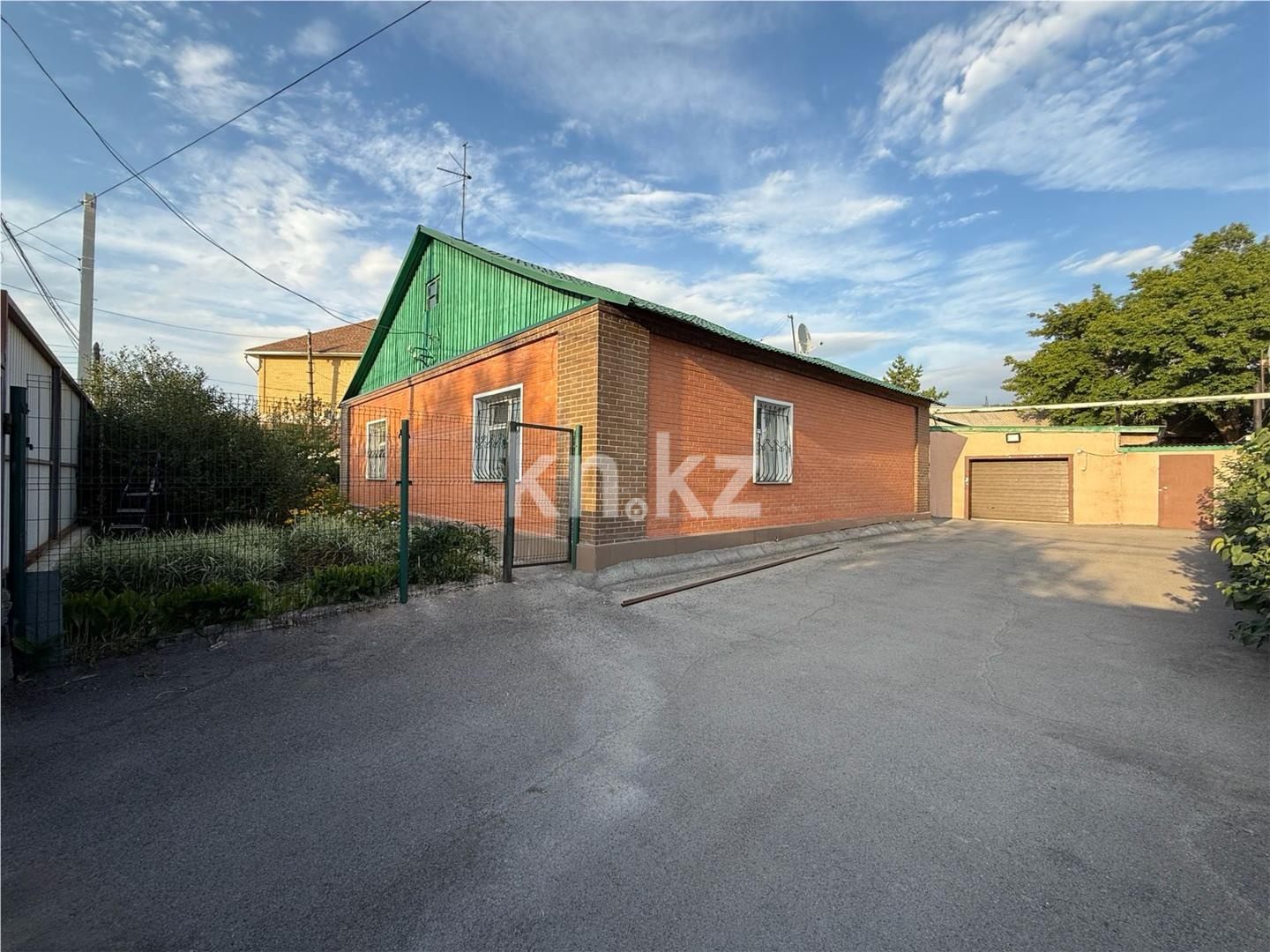 Продажа 4-комнатного дома, 124 м² в Караганде