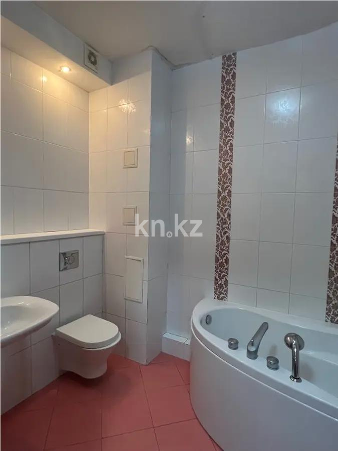 Продажа 4-комнатной квартиры, 120 м², ул. Сатпаева, дом  30а в Алматы - фото 5