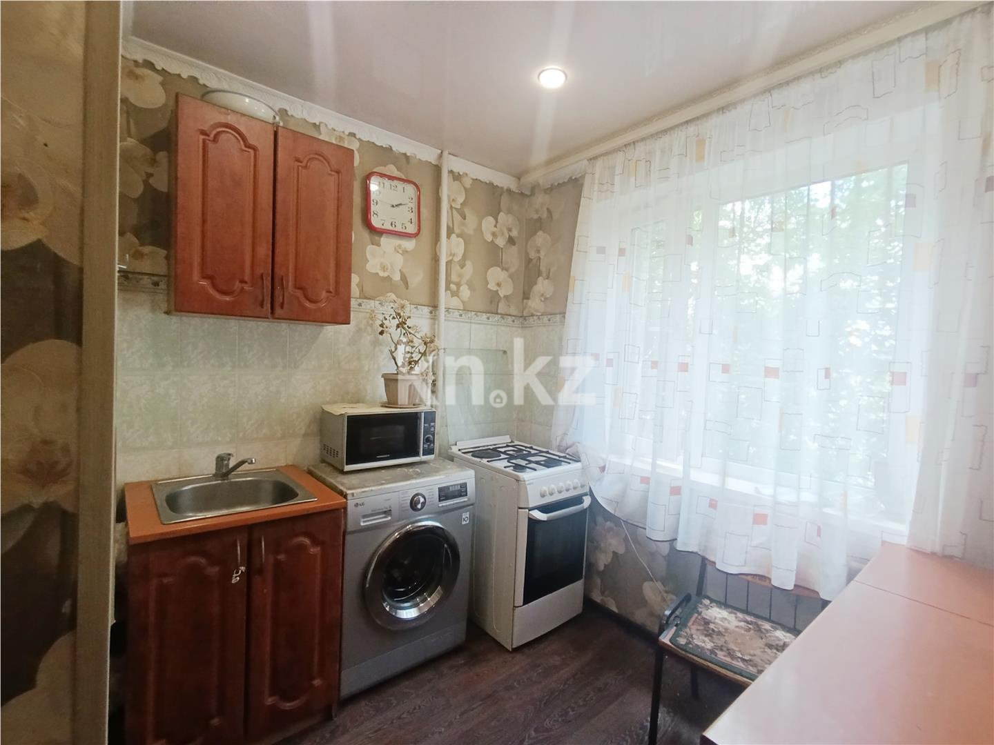 Продажа 3-комнатной квартиры, 48 м², мкр-н 15, дом  35 в Караганде