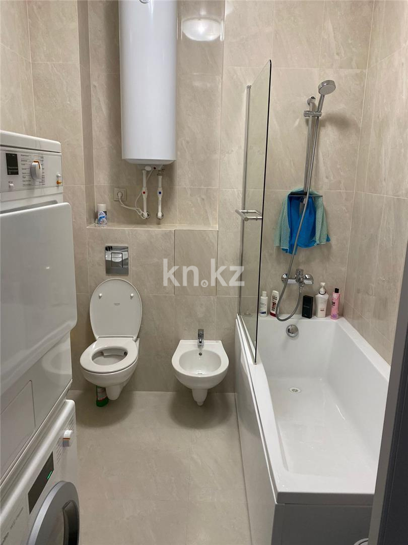 Продажа 3-комнатной квартиры, 120 м², ул. Аманжолова в Караганде - фото 7