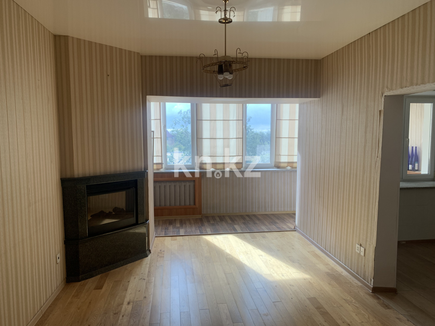 Продажа 3-комнатной квартиры, 73 м², ул. Комиссарова, дом  15 в Караганде - фото 2