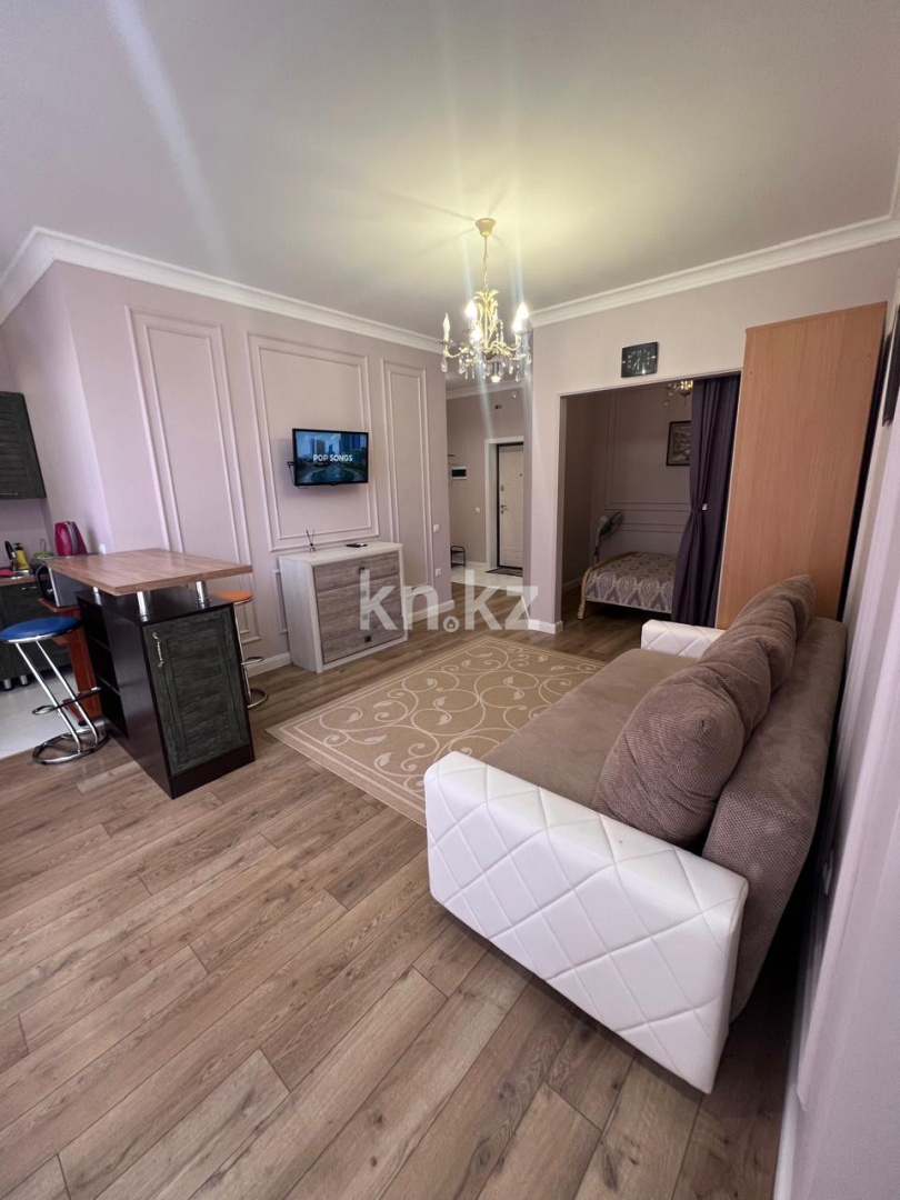 Аренда 1-комнатной квартиры посуточно, 40 м², пр. Шахтеров, дом  52б в Караганде - фото 7