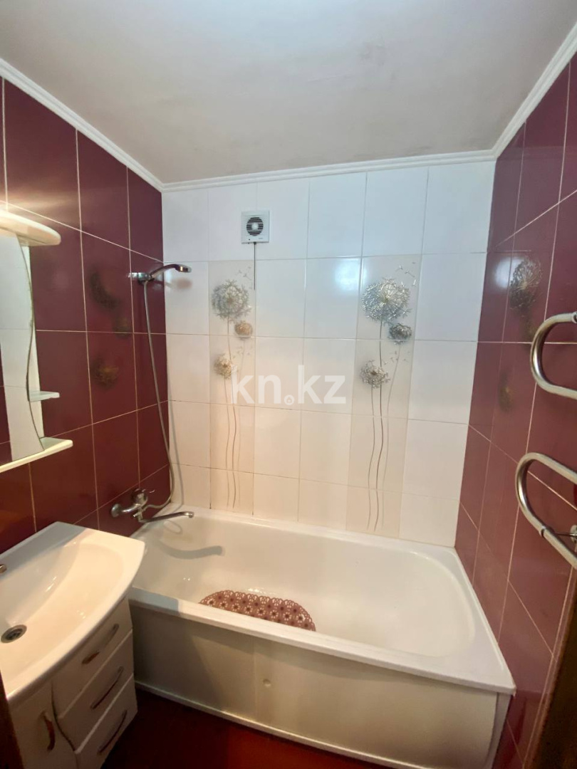 Продажа 3-комнатной квартиры, 63 м², ул. Гоголя, дом  57/2 в Караганде - фото 5