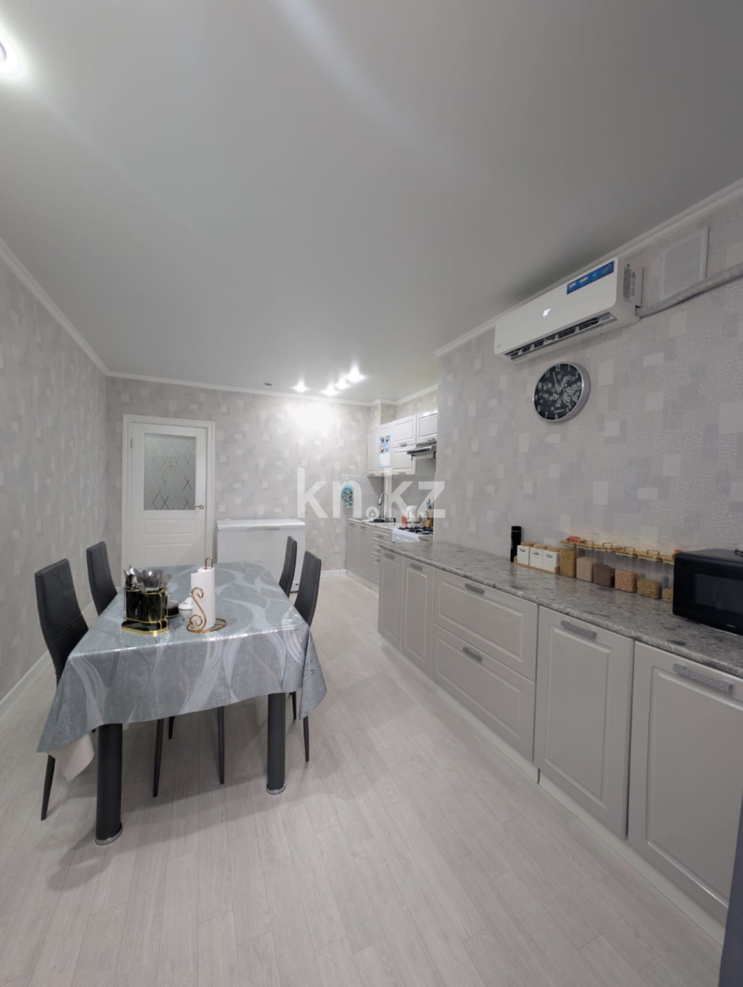 Продажа 2-комнатной квартиры, 71.3 м² в Уральске - фото 11