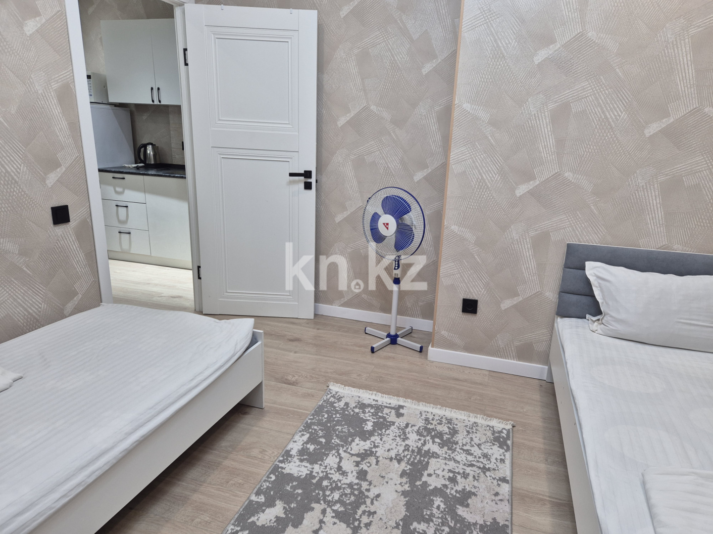 Продажа 3-комнатной квартиры, 66 м², ул. Толе би, дом  285/8 в Алматы - фото 2