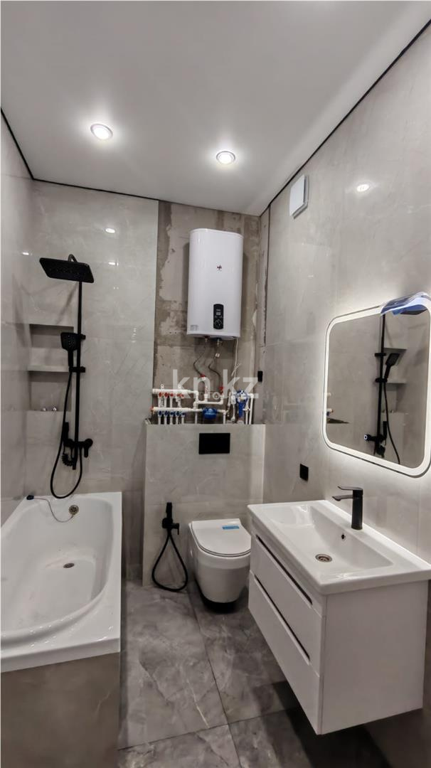 Продажа 2-комнатной квартиры, 62 м², 137 учетный квартал в Караганде - фото 8