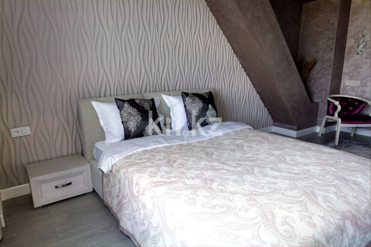 Аренда 3-комнатной квартиры посуточно, 97 м², ул. Майлина, дом  54 - ул. Бухтарминская в Алматы