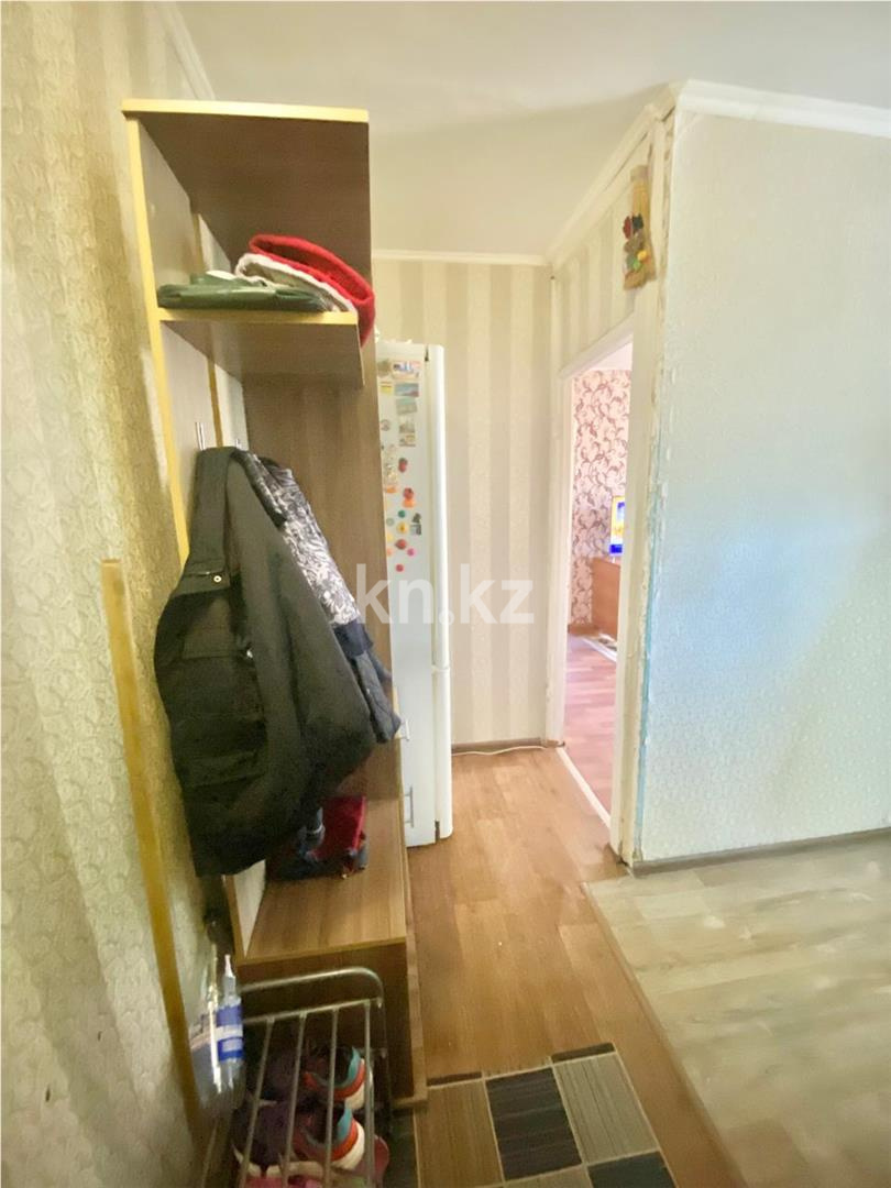 Продажа 3-комнатной квартиры, 46 м², 17 мкр., дом  35 в Караганде - фото 6