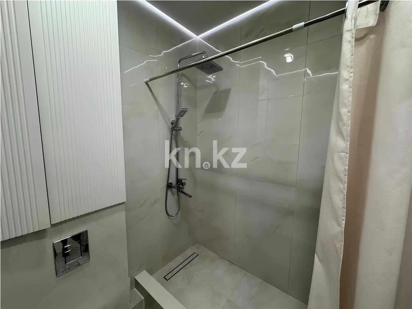 Продажа 3-комнатной квартиры, 97 м², ул. Букетова, дом  3/2 в Караганде - фото 11