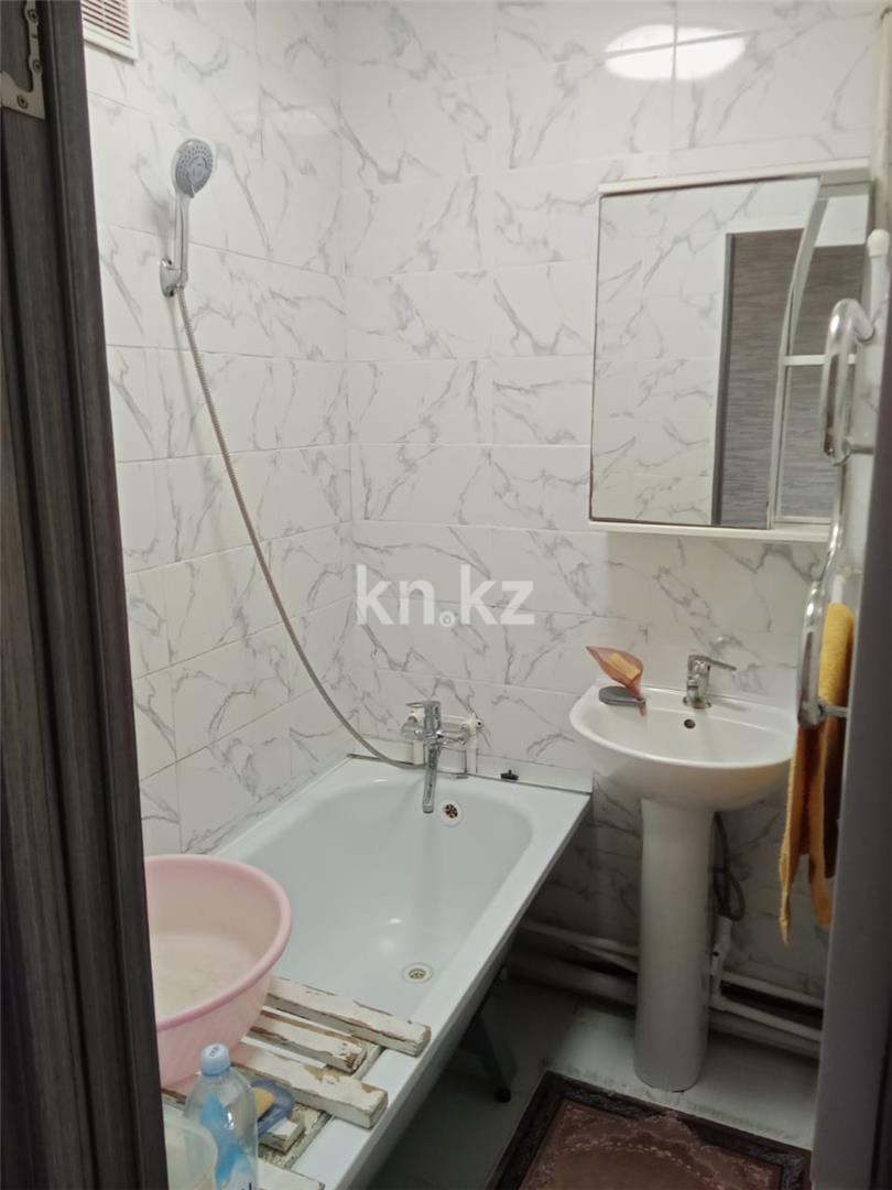 Продажа 3-комнатной квартиры, 61 м², мкр-н 15, дом  1 в Караганде - фото 9