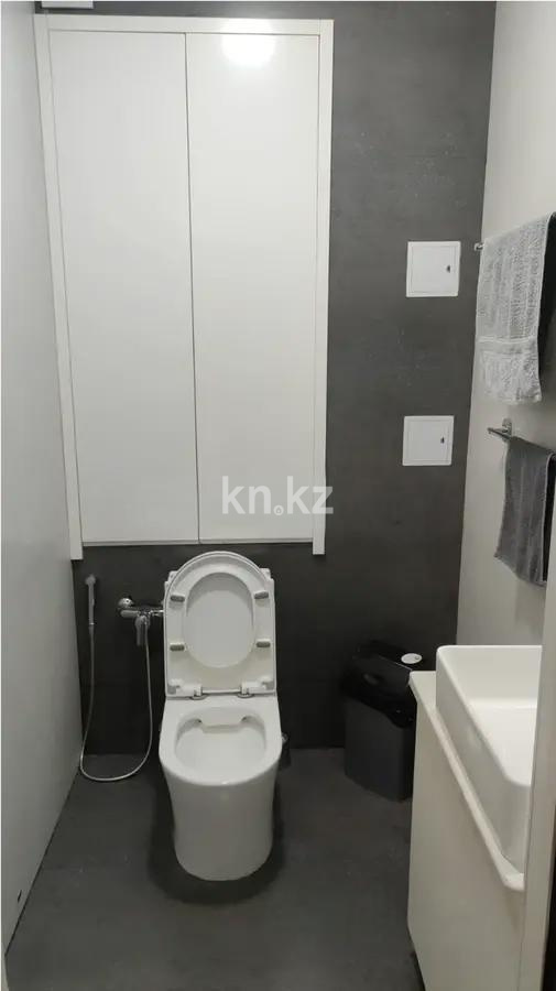 Продажа 3-комнатной квартиры, 125 м², ул. Толе би, дом  273а в Алматы - фото 5