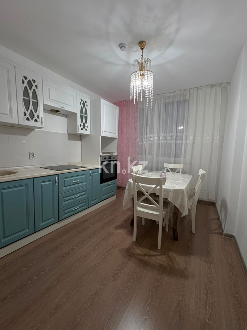 Аренда 3-комнатной квартиры, 85 м² в Астане