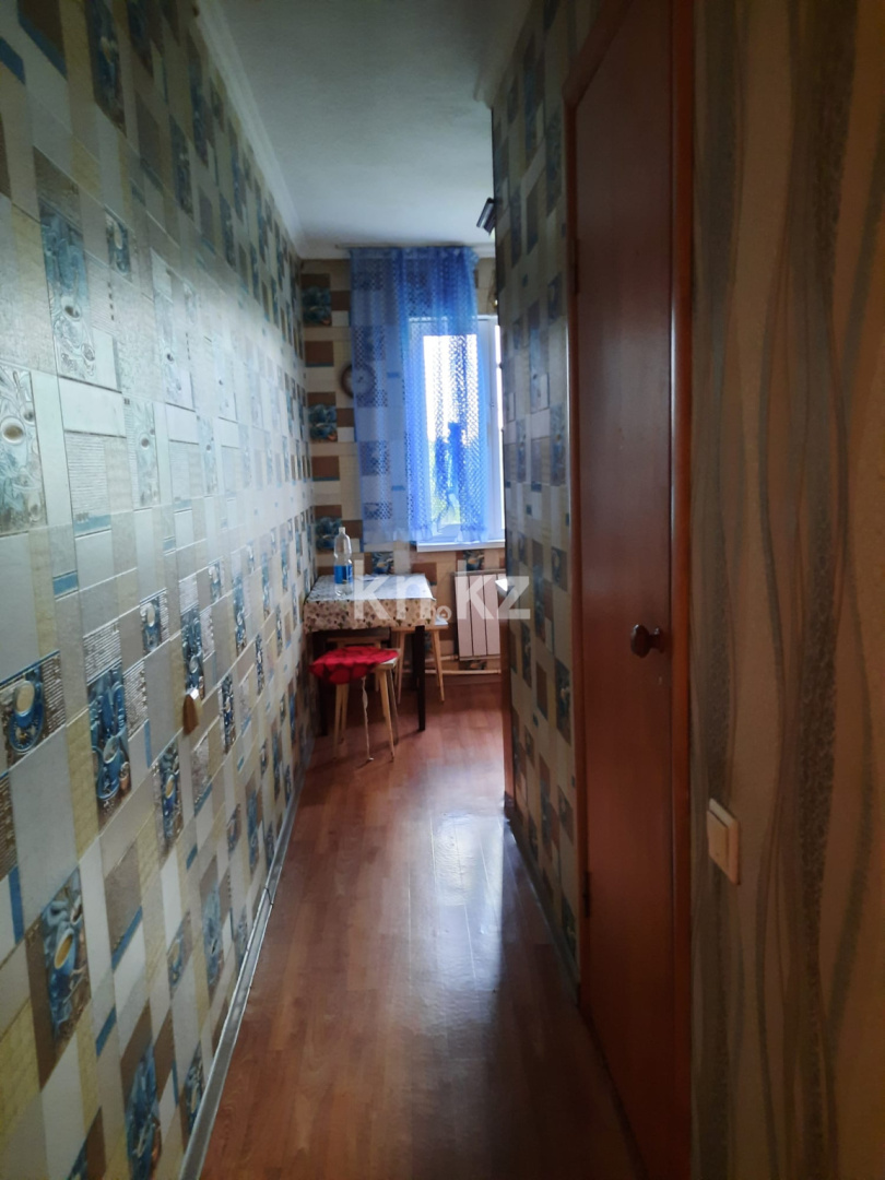 Продажа 3-комнатной квартиры, 48 м², 22-й мкр., дом  3д в Караганде - фото 4