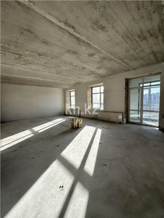 Продажа 4-комнатной квартиры, 119 м², мкр-н Степной-2, дом  участок 2/6 в Караганде