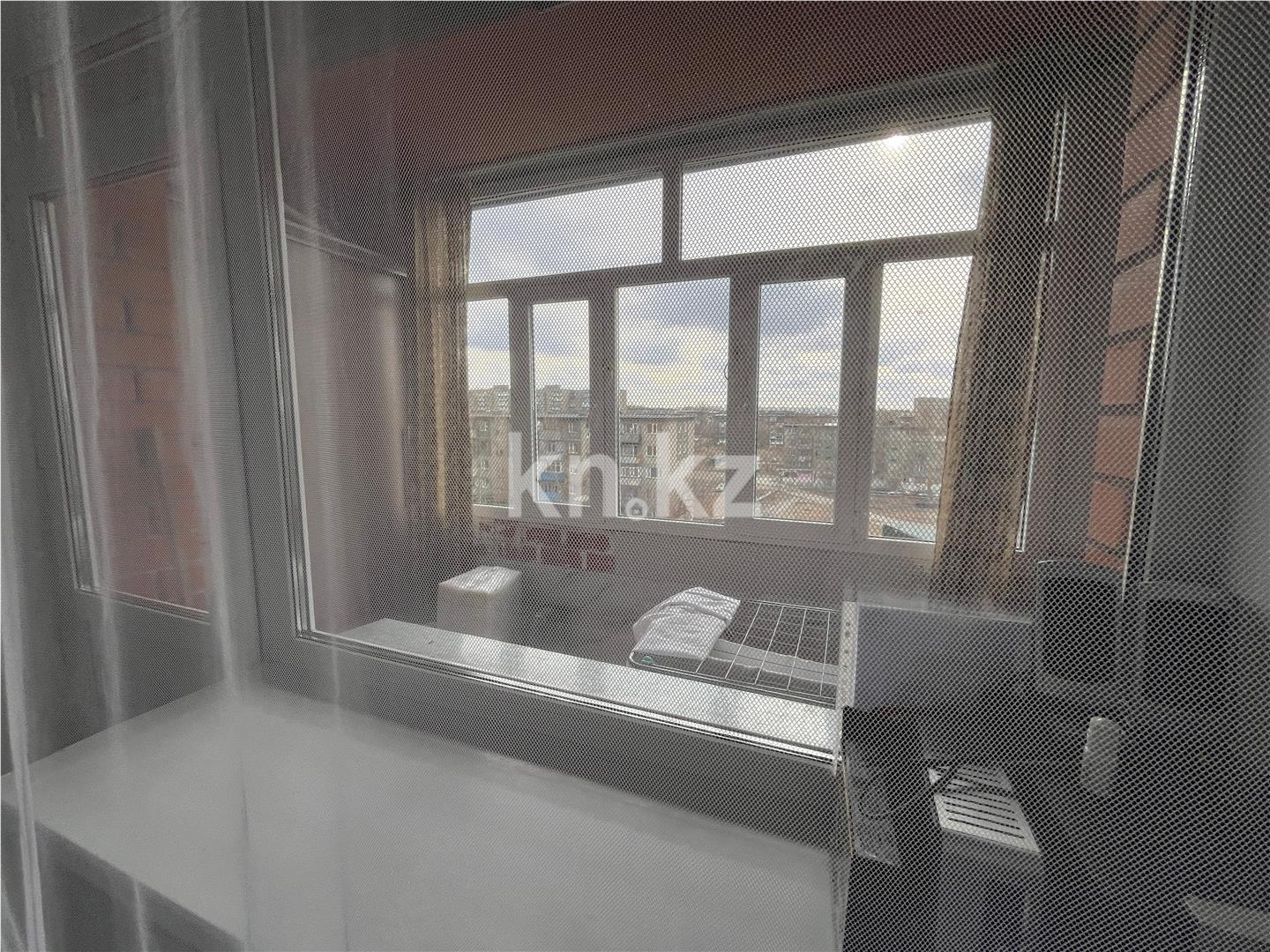 Продажа 2-комнатной квартиры, 53 м², мкр-н 15 в Караганде - фото 2