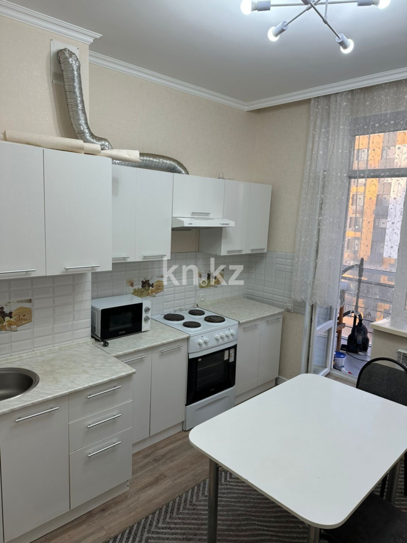 Аренда 2-комнатной квартиры, 75 м² в Астане