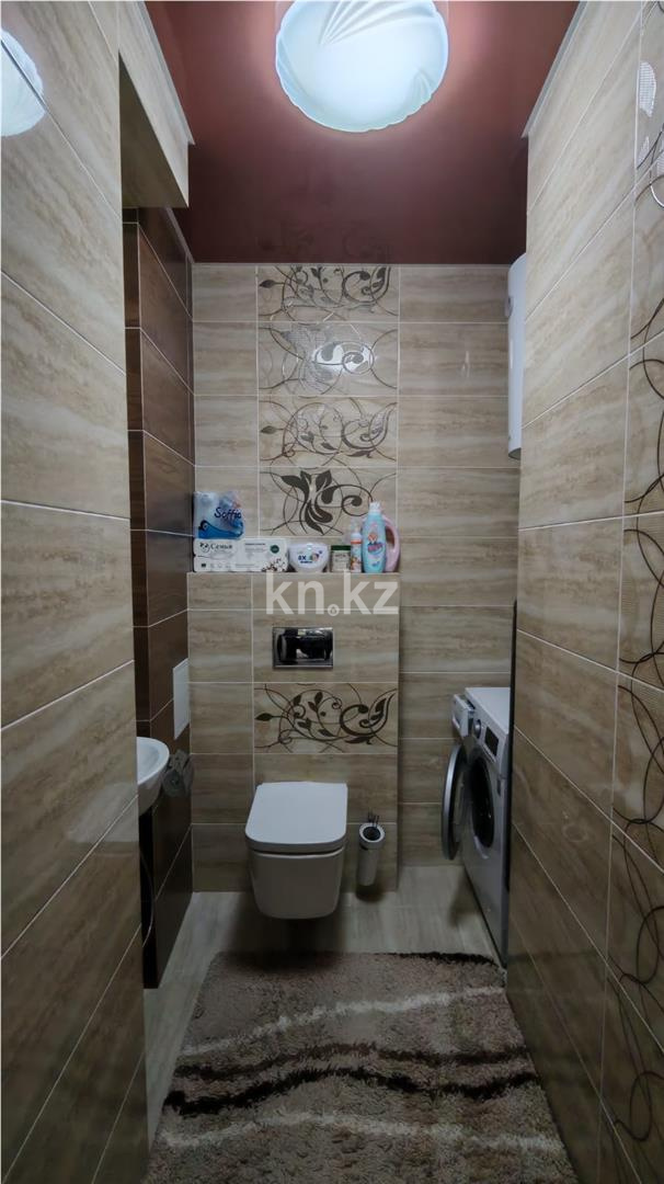 Продажа 3-комнатной квартиры, 90 м², пр. Шахтеров, дом  60 в Караганде - фото 19