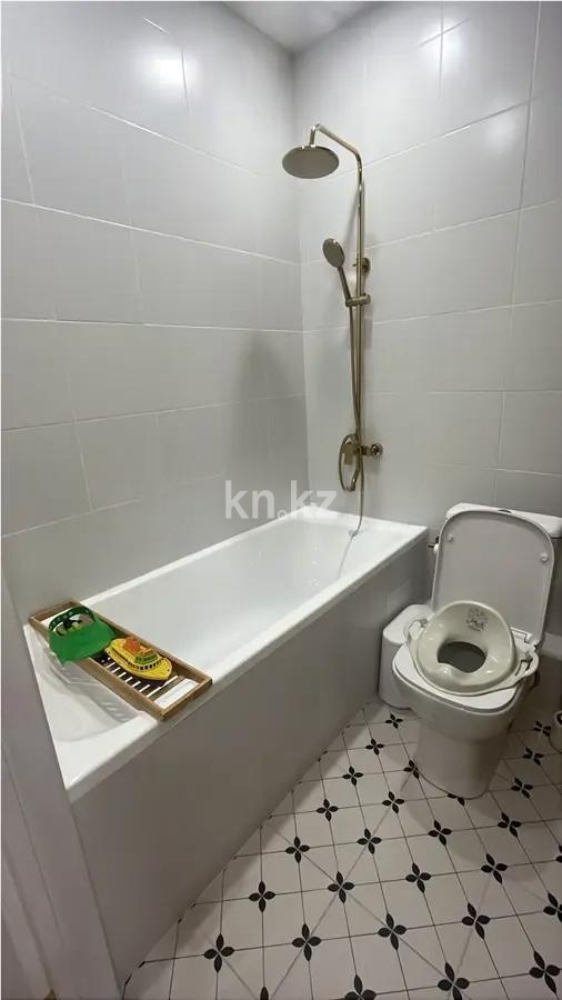 Продажа 1-комнатной квартиры, 33 м², мкр-н Дарабоз, дом  25а в Алматы - фото 3