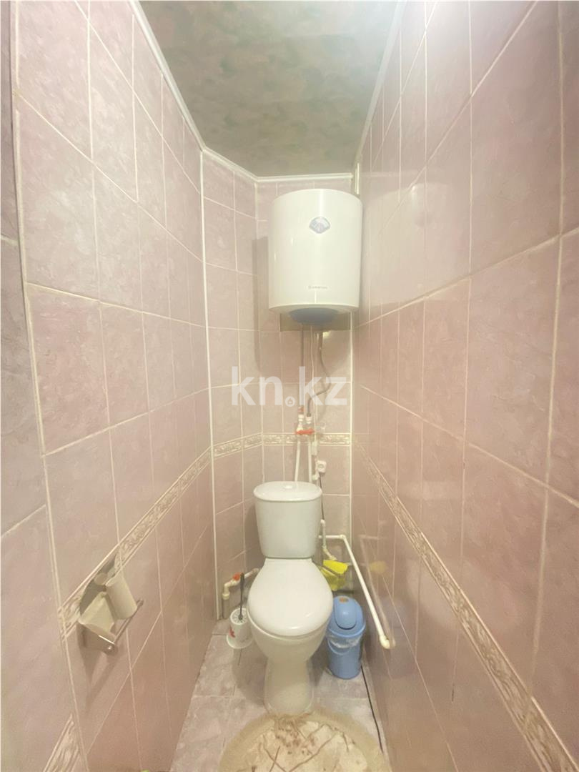 Продажа 3-комнатной квартиры, 63 м², ул. Муканова, дом  18 в Караганде - фото 11