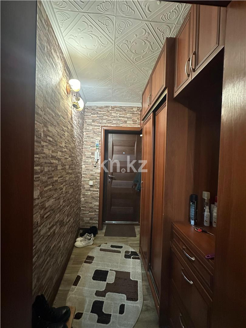 Продажа 3-комнатной квартиры, 64 м², мкр-н Орбита-1 в Караганде - фото 8