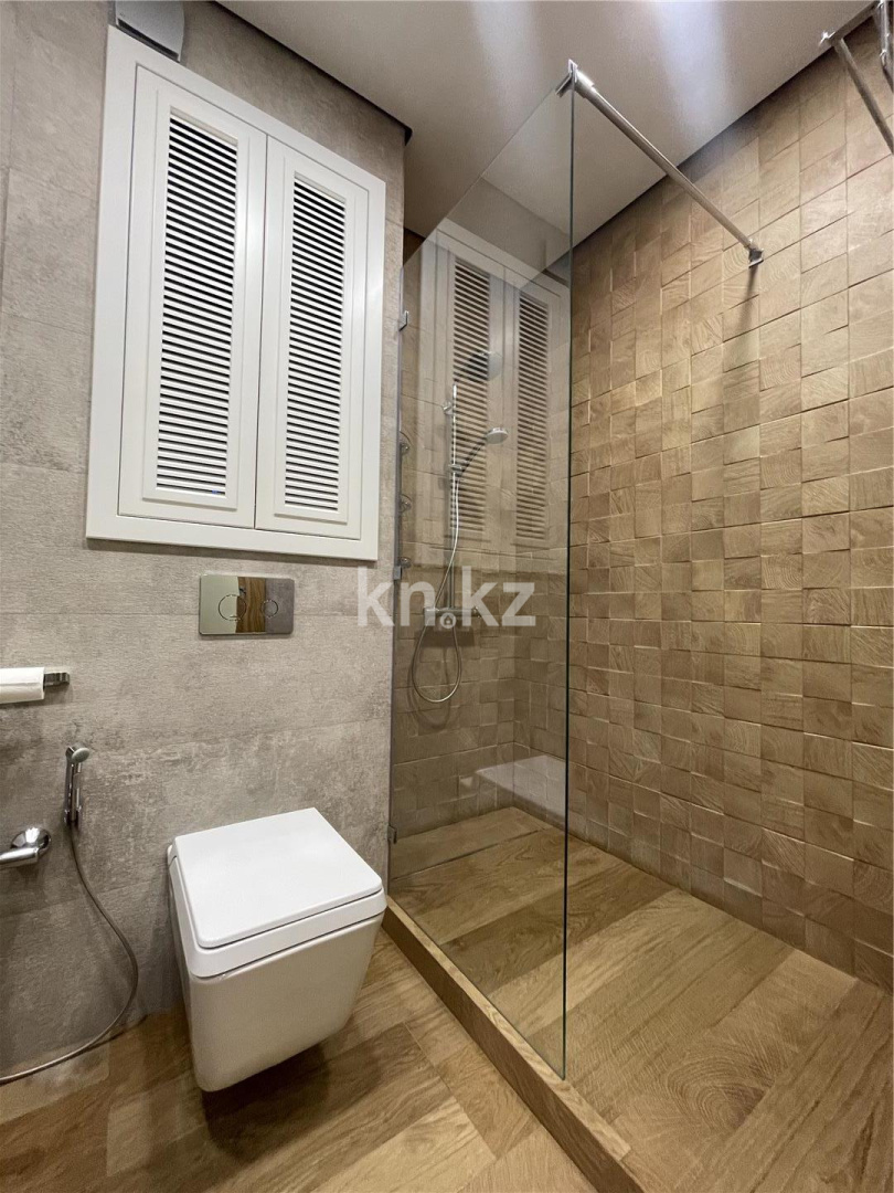 Продажа 3-комнатной квартиры, 82 м², мкр. Гульдер-1, дом  1/4 в Караганде - фото 18