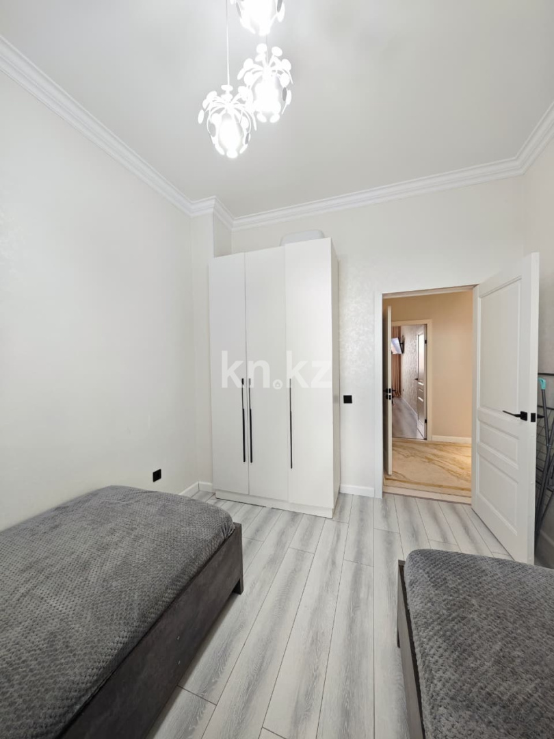 Продажа 4-комнатной квартиры, 90 м², ул. Дюсембекова, дом  44/2 в Караганде - фото 13